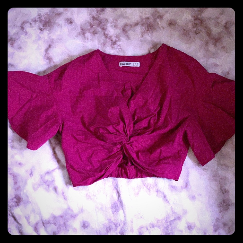 Crop knot detail top